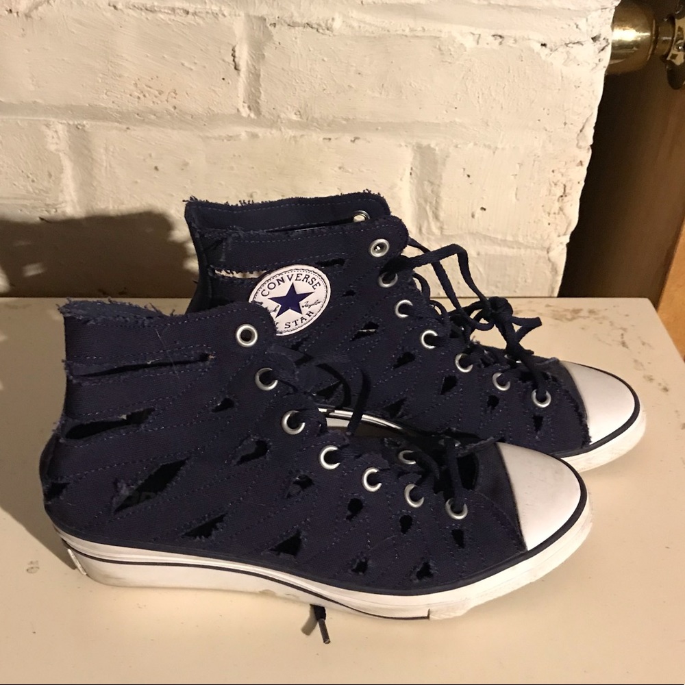 Unique Converse high tops, blue, size 6, RARE FIND